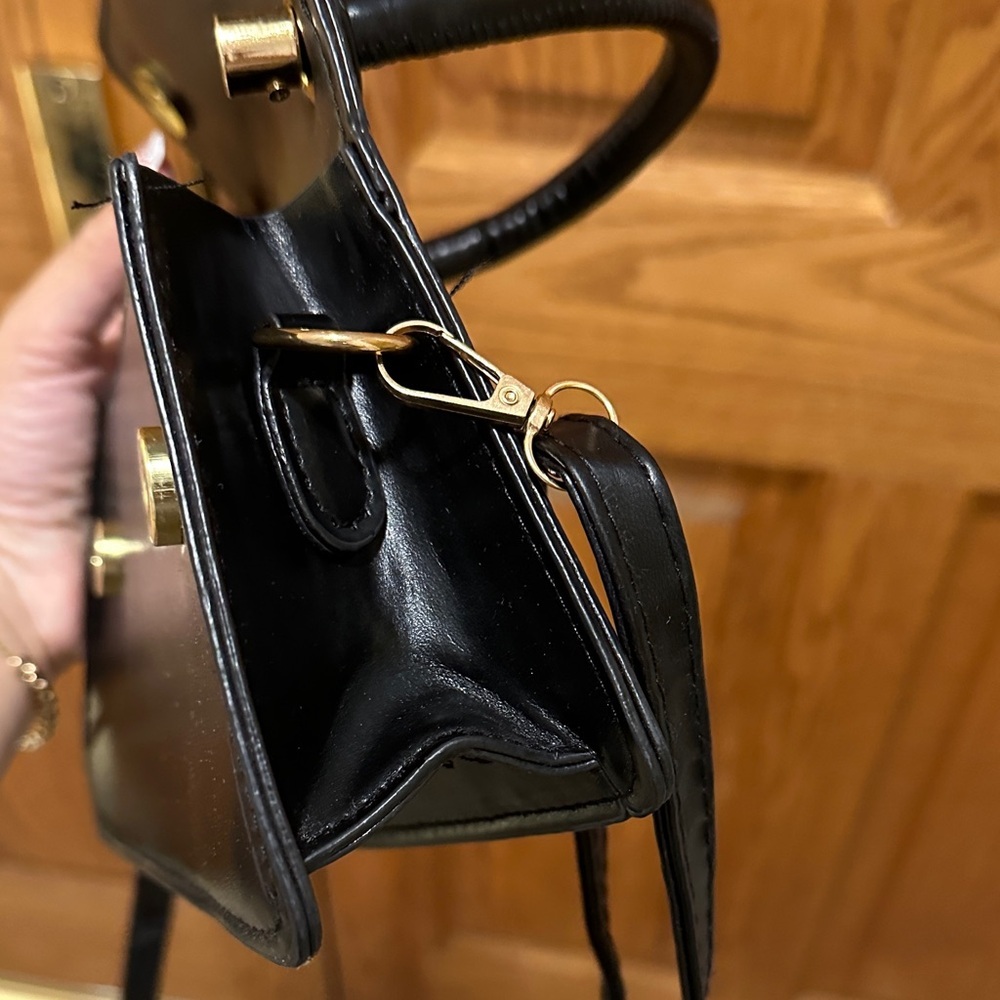 Elegant Black Handbag - Picture 6 of 7